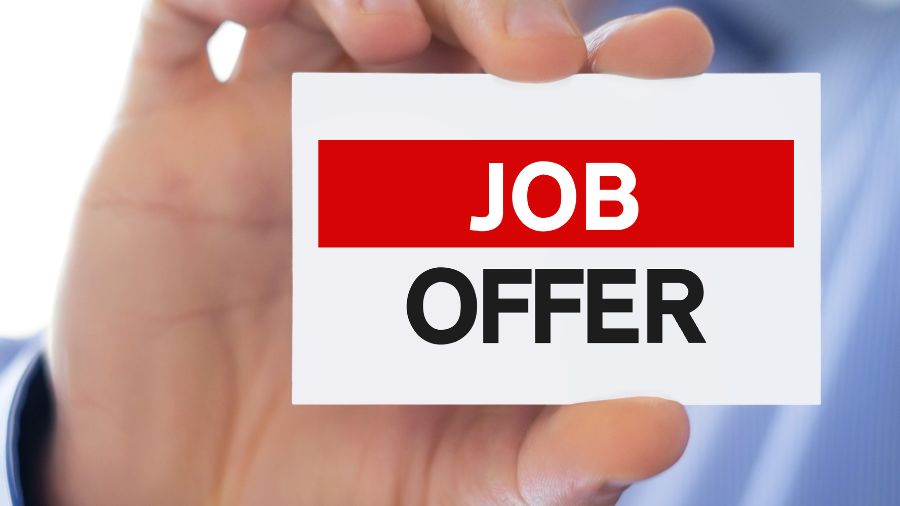 How to Avoid Fake Airport Job Offers